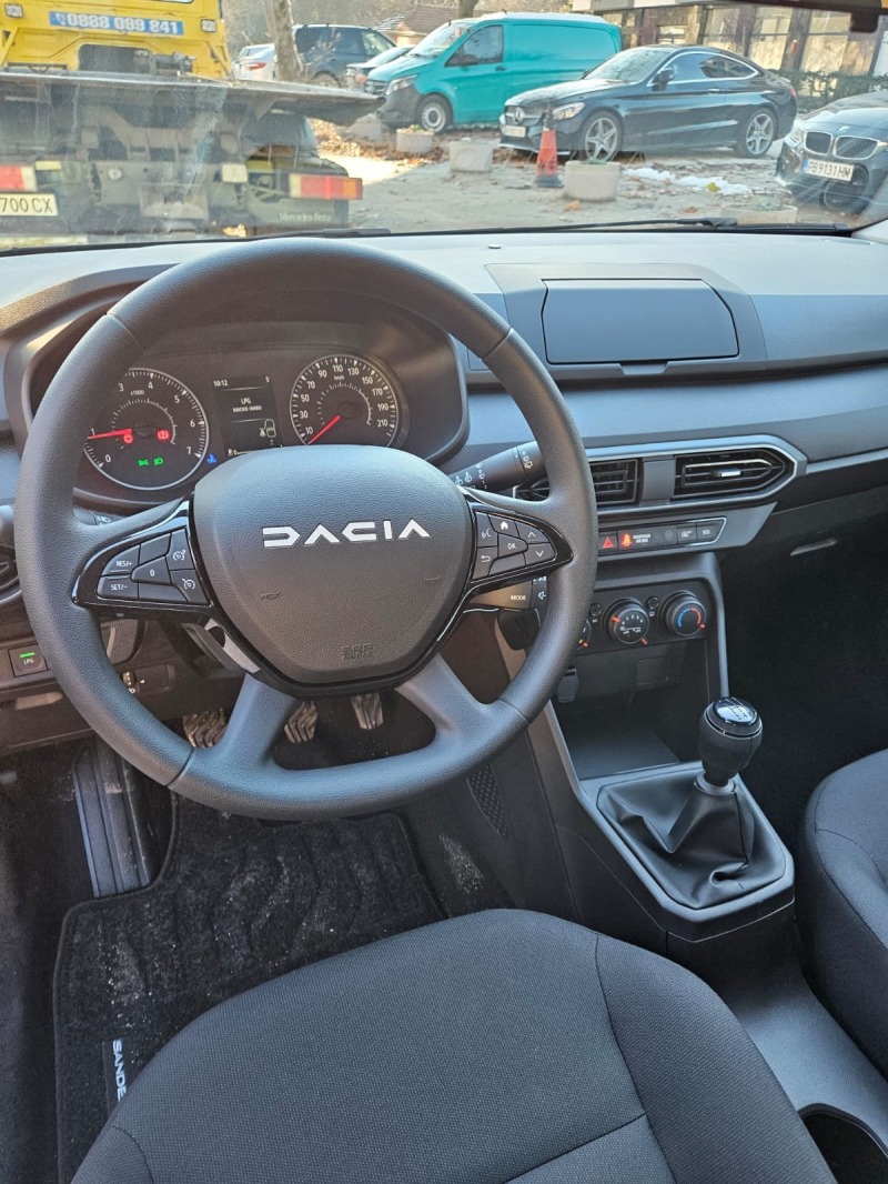 Dacia Sandero Essential LPG, снимка 4 - Автомобили и джипове - 45650363
