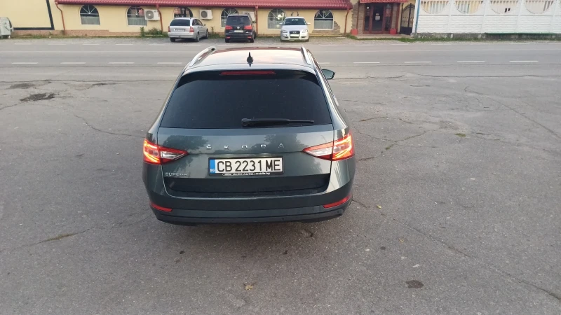 Skoda Superb, снимка 5 - Автомобили и джипове - 47326964