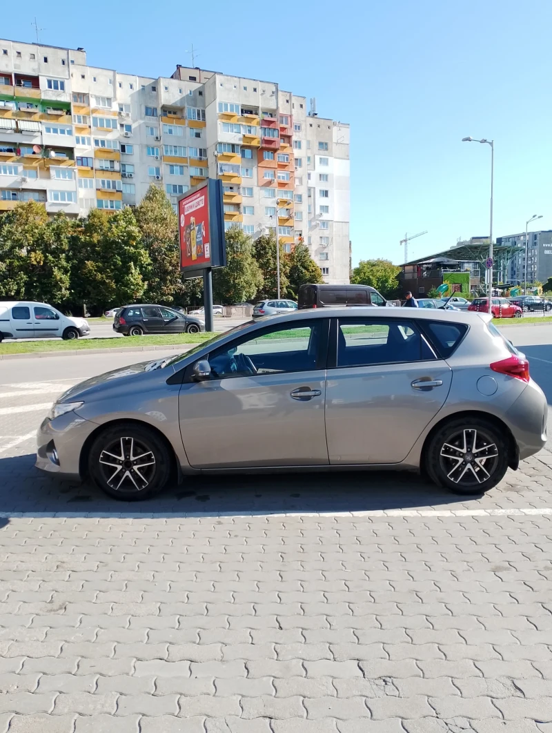 Toyota Auris, снимка 7 - Автомобили и джипове - 47651234