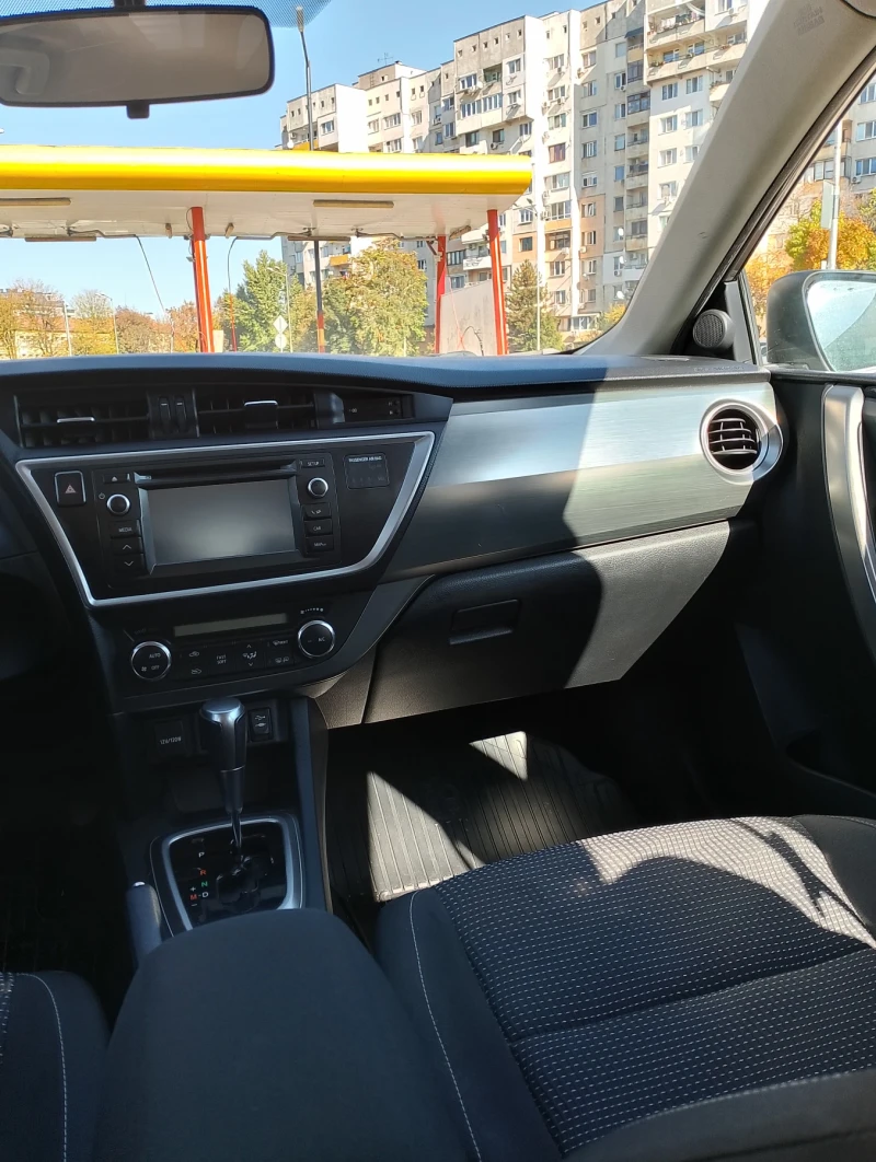 Toyota Auris, снимка 4 - Автомобили и джипове - 47651234