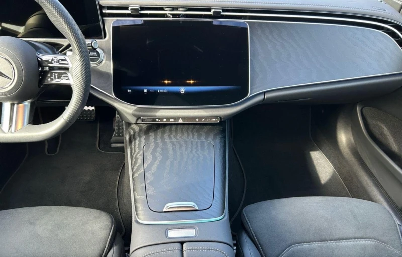 Mercedes-Benz E 300 e/AMG/4MATIC/PLUG-IN/DISTRONIC/360/KEYLESS/DIGITAL, снимка 11 - Автомобили и джипове - 51639112