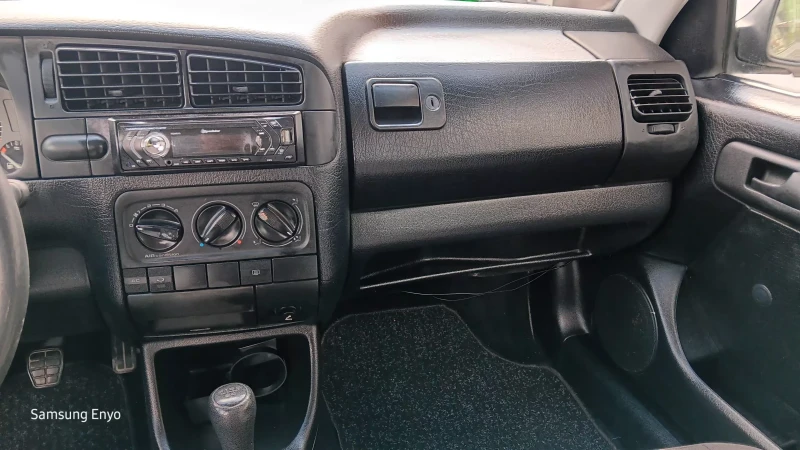 VW Golf VW GOLF 1, 6, снимка 10 - Автомобили и джипове - 52517811