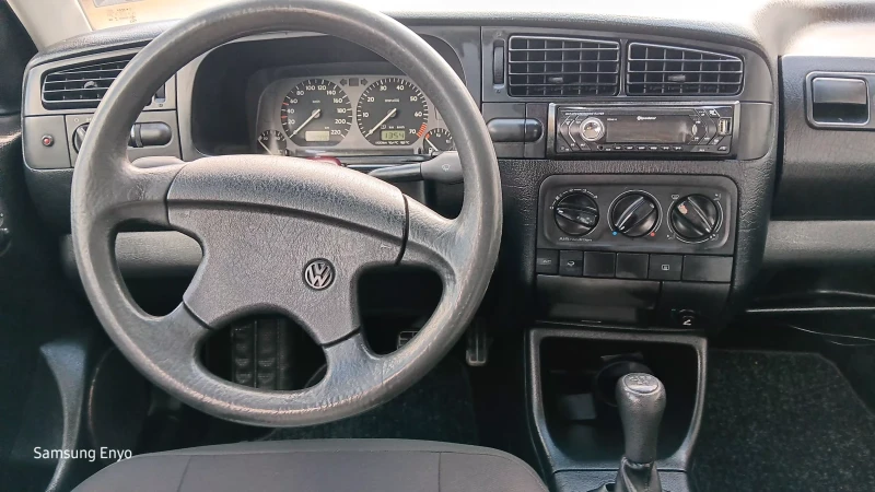 VW Golf VW GOLF 1, 6, снимка 8 - Автомобили и джипове - 52517811