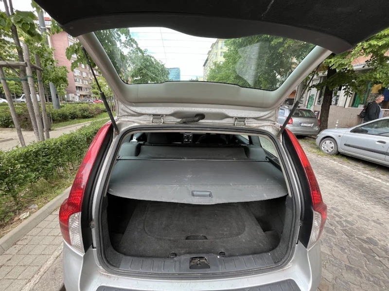 Volvo V50 1.8 F, снимка 10 - Автомобили и джипове - 52507801