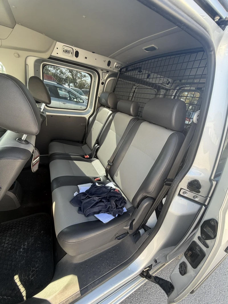 VW Caddy 1.6TDI, снимка 7 - Автомобили и джипове - 53130301