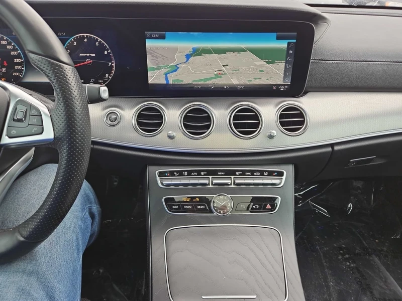 Mercedes-Benz E 43 AMG CARFAX, снимка 9 - Автомобили и джипове - 52771958