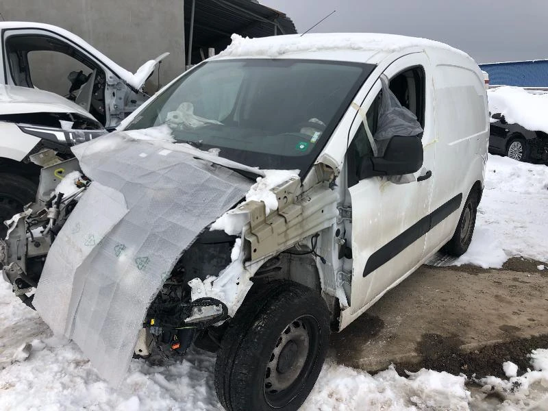 Citroen Berlingo 1.6HDI, снимка 6 - Автомобили и джипове - 22173082