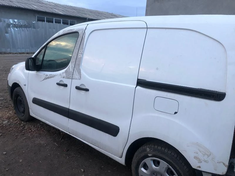 Citroen Berlingo 1.6HDI, снимка 2 - Автомобили и джипове - 22173082