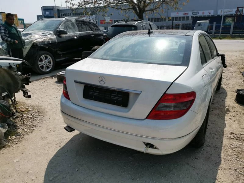 Mercedes-Benz C 220 2.2CDI W-204, снимка 2 - Автомобили и джипове - 25062639