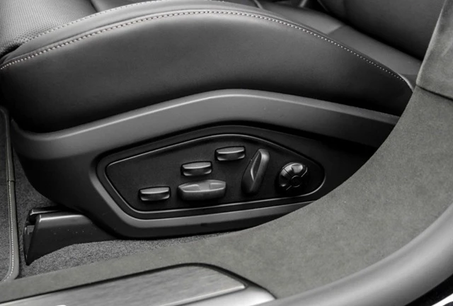 Porsche Taycan Turbo = NEW = Sport Design Гаранция - изображение 10