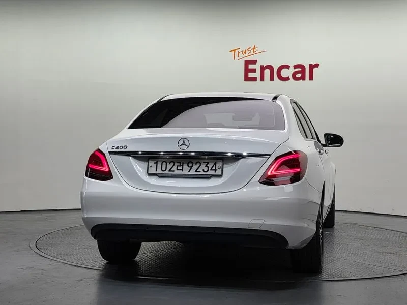 Mercedes-Benz C 200, снимка 4 - Автомобили и джипове - 55110289