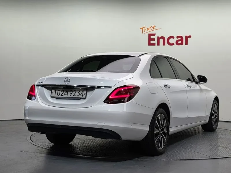 Mercedes-Benz C 200, снимка 2 - Автомобили и джипове - 55110289