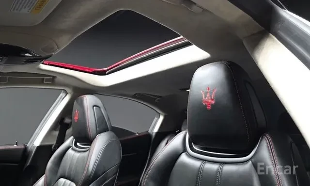 Maserati Ghibli SQ4 Gran Sport, снимка 10 - Автомобили и джипове - 56093169