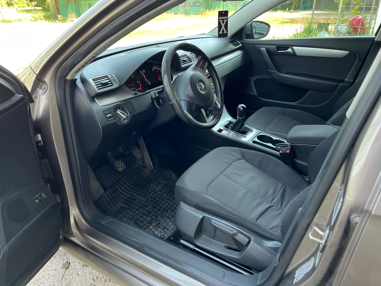 VW Passat 1.6 TDI  - изображение 10