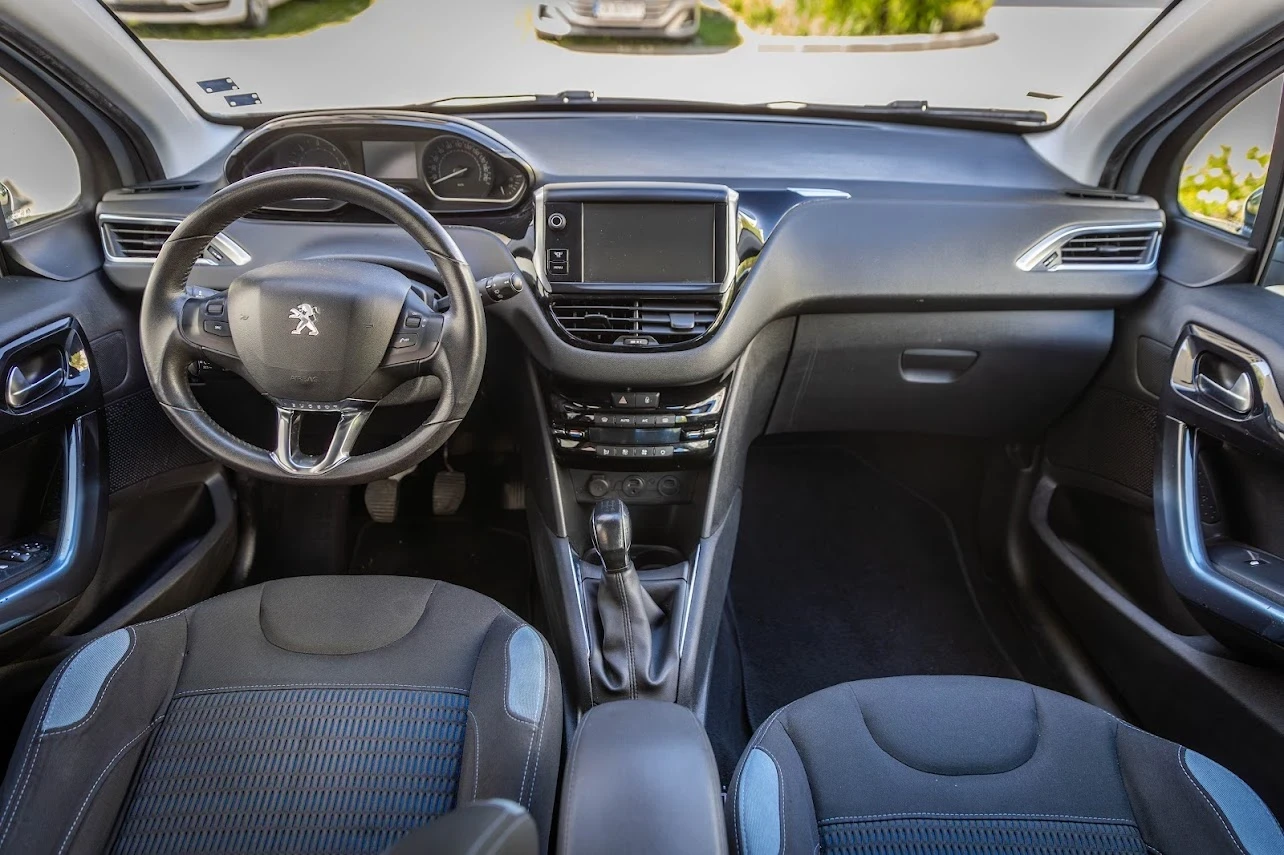 Peugeot 208  - изображение 3