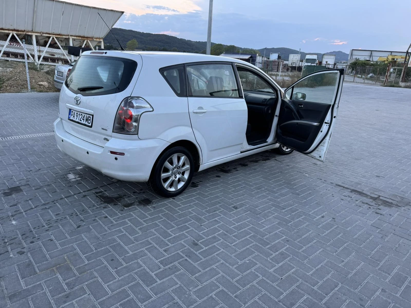 Toyota Corolla verso 2.0 d4d - изображение 5