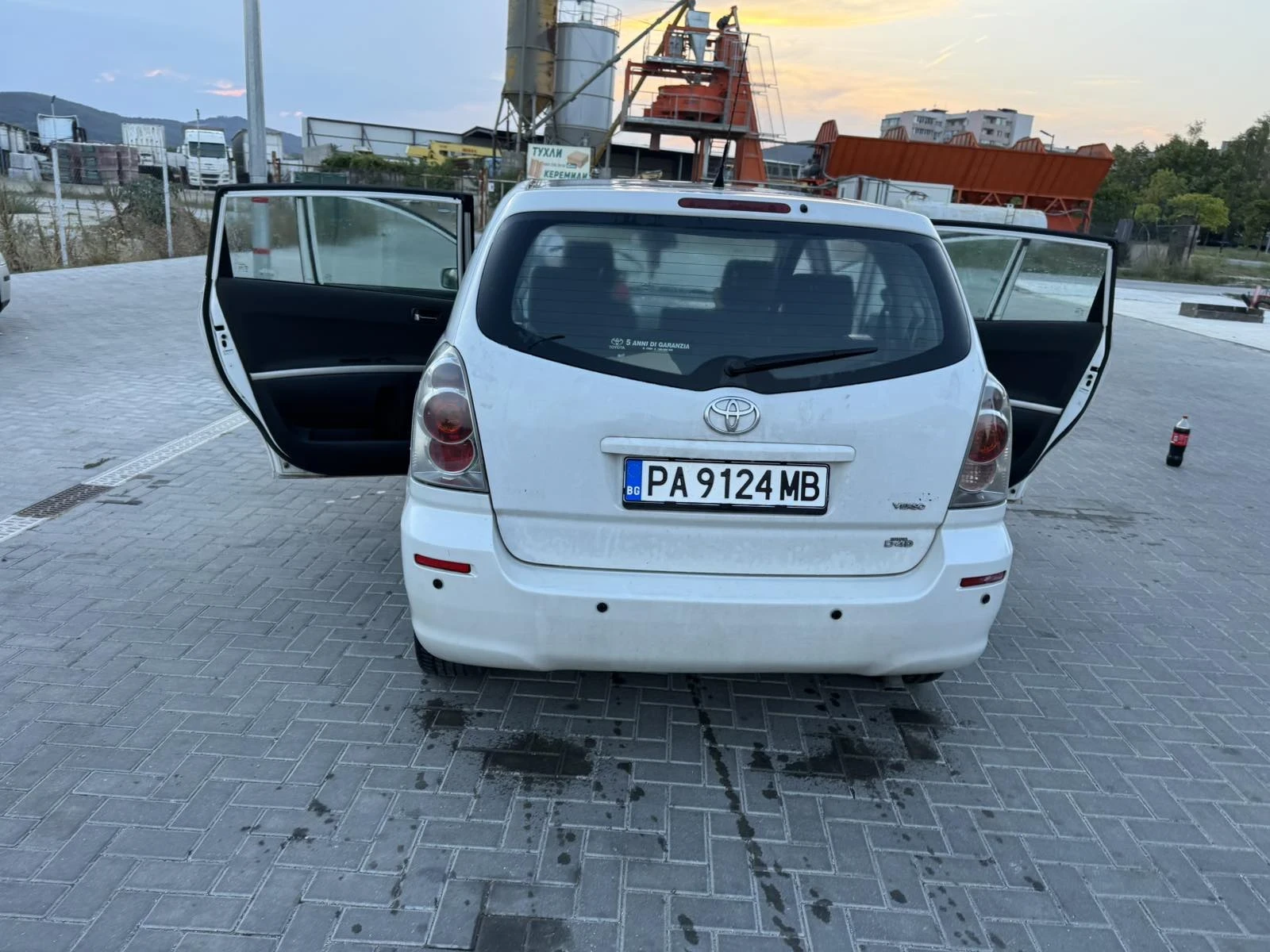 Toyota Corolla verso 2.0 d4d - изображение 10