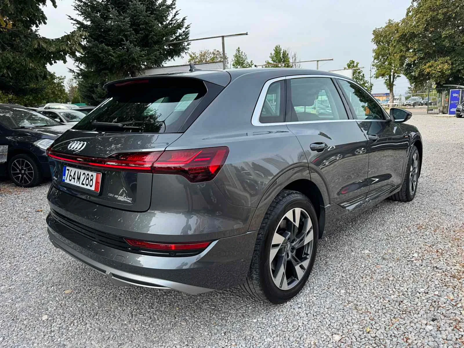 Audi E-Tron 55 S-line QUATTRO 408kc/95kw/ФАБРИЧНА ГАРАНЦИЯ - изображение 5