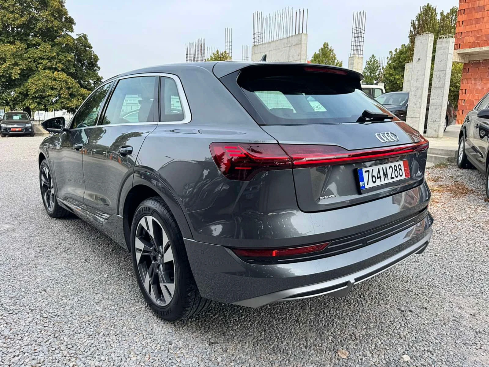 Audi E-Tron 55 S-line QUATTRO 408kc/95kw/ФАБРИЧНА ГАРАНЦИЯ - изображение 7