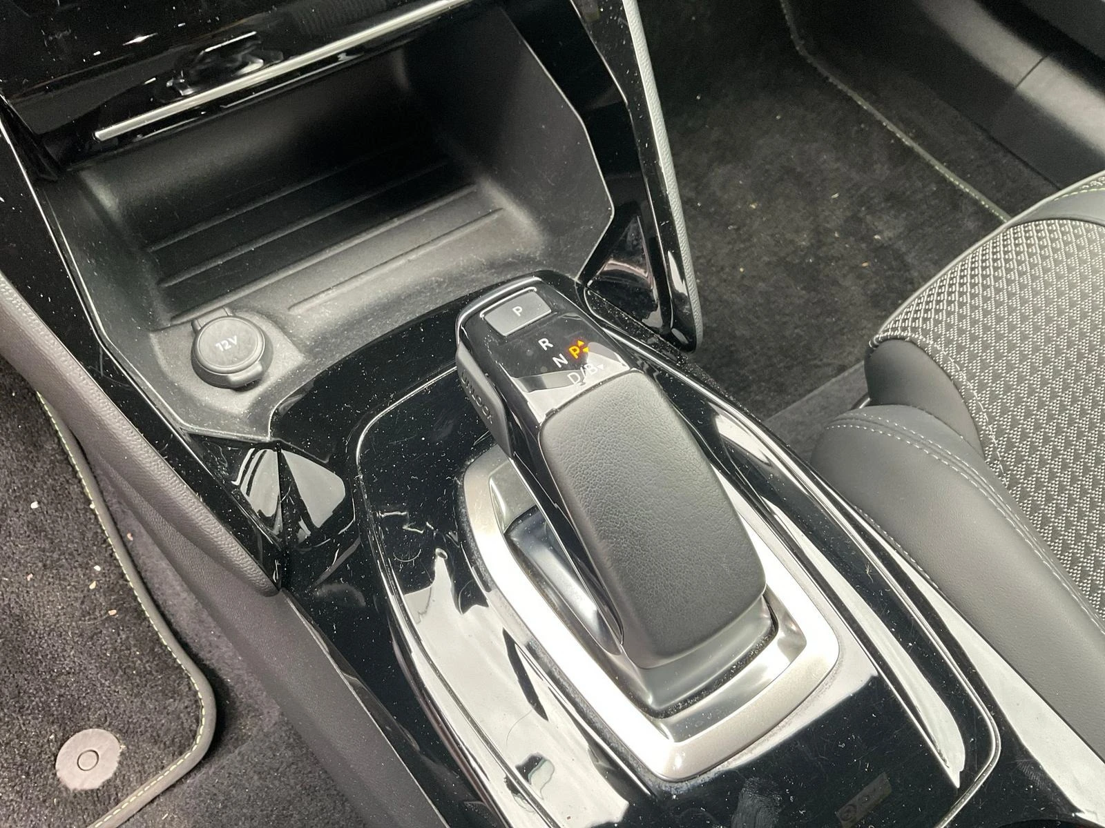 Peugeot 2008 E-GT* 57kW* LED* NAVI* DIGITAL* CAM*  | Mobile.bg   13