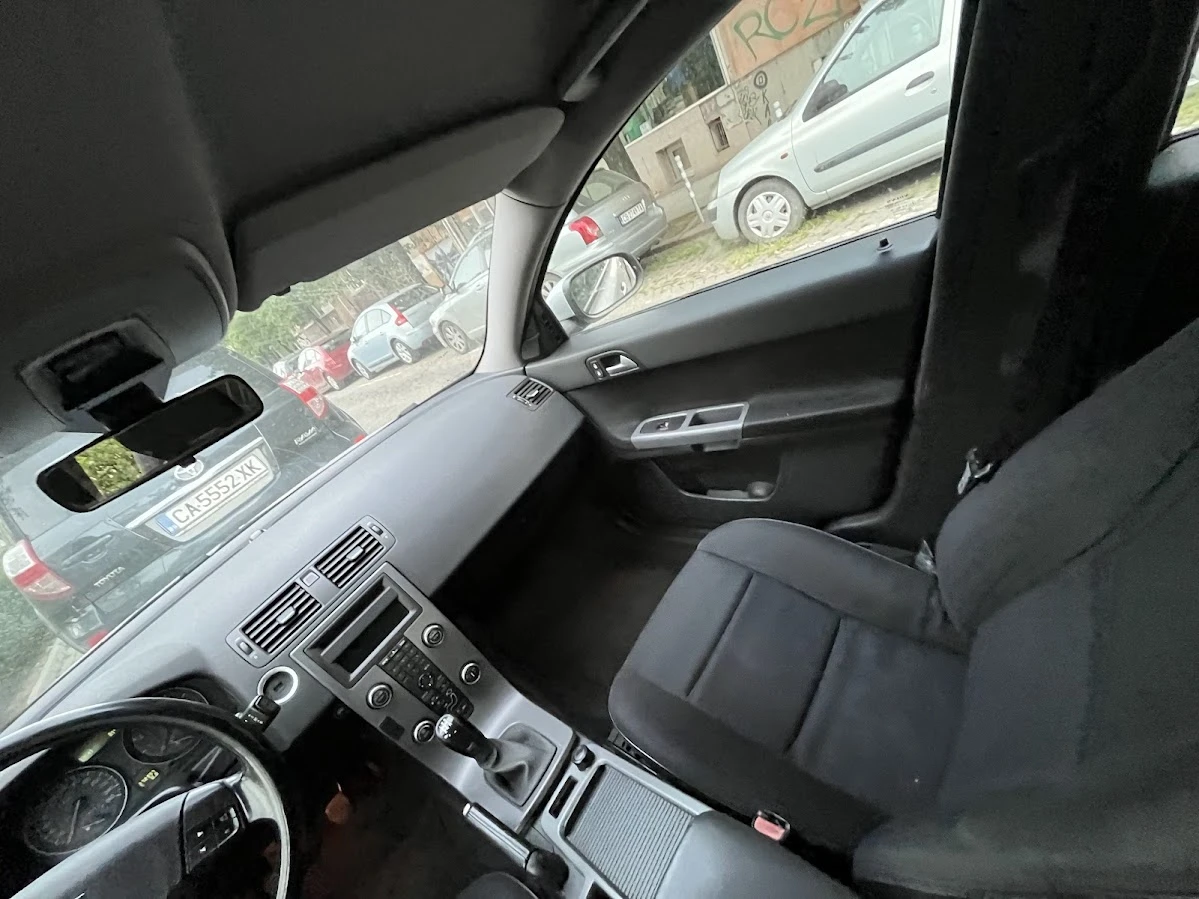 Volvo V50 1.8 F - изображение 9