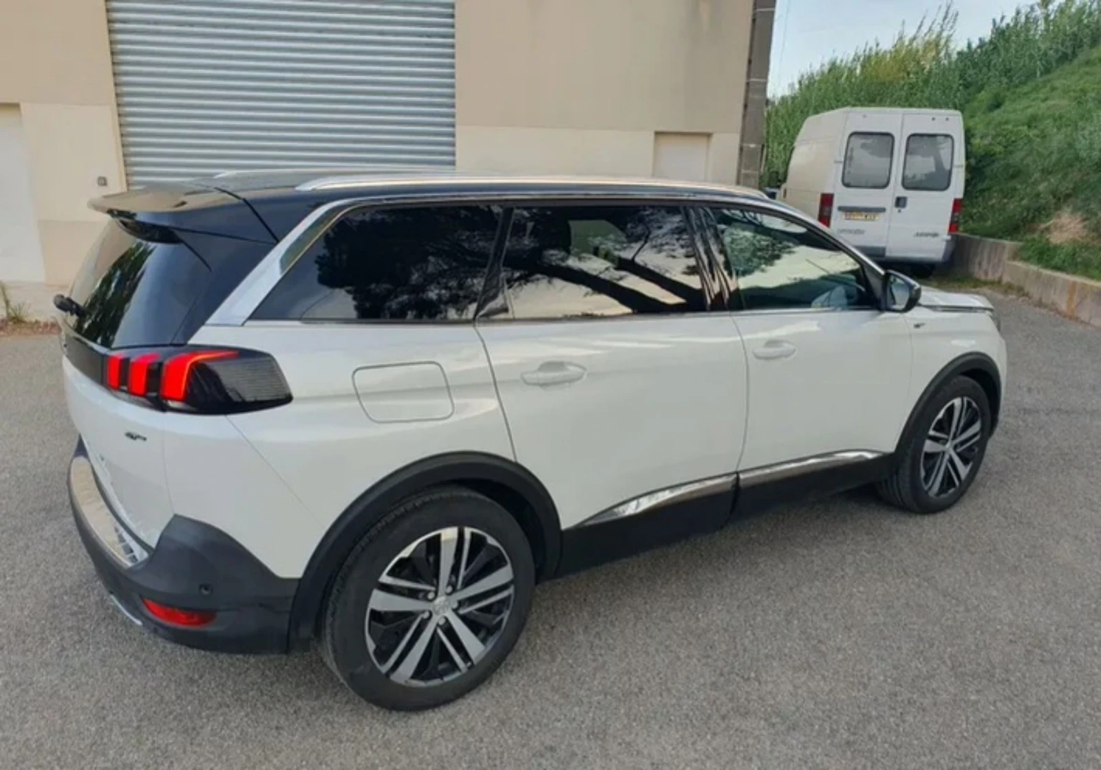 Peugeot 5008 2. 0 GT BlueHDi 181 S&S EAT6 - изображение 3