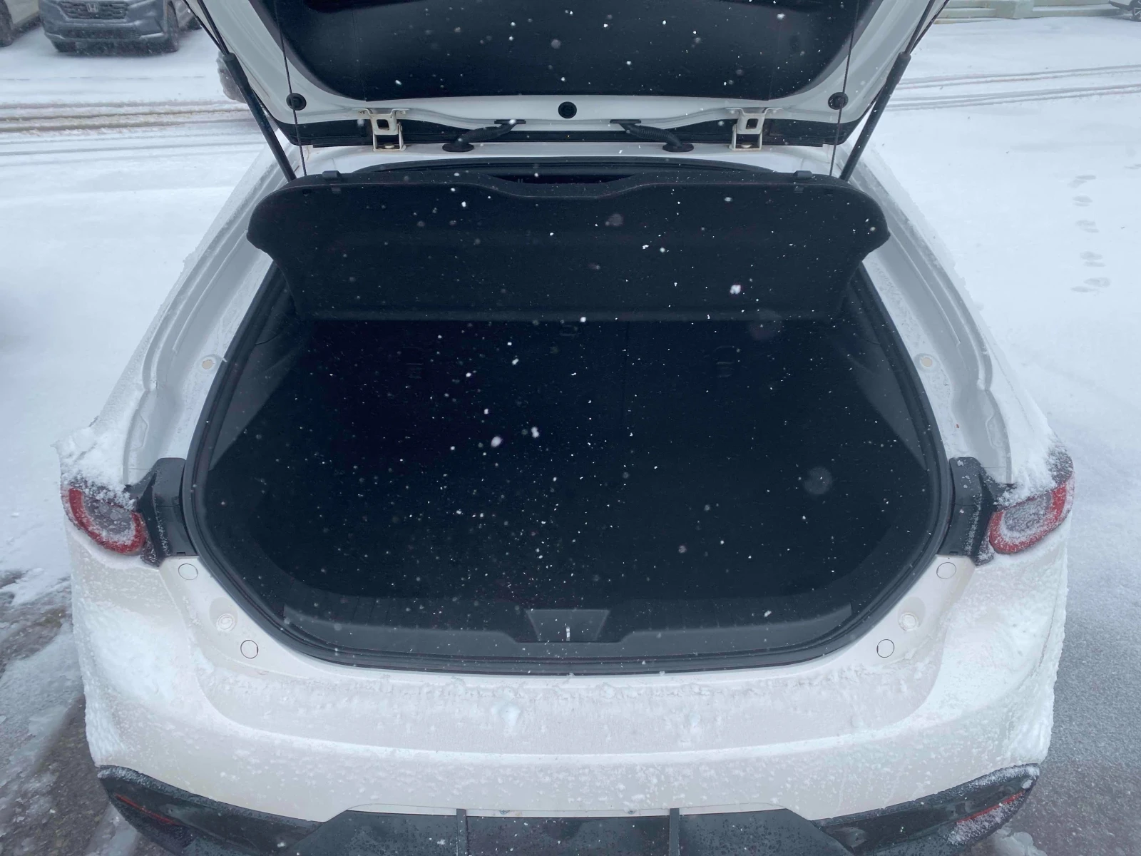 Mazda 3 Sport GS * * CARFAX * * ���� ������ * *  | Mobile.bg � ����������� 6