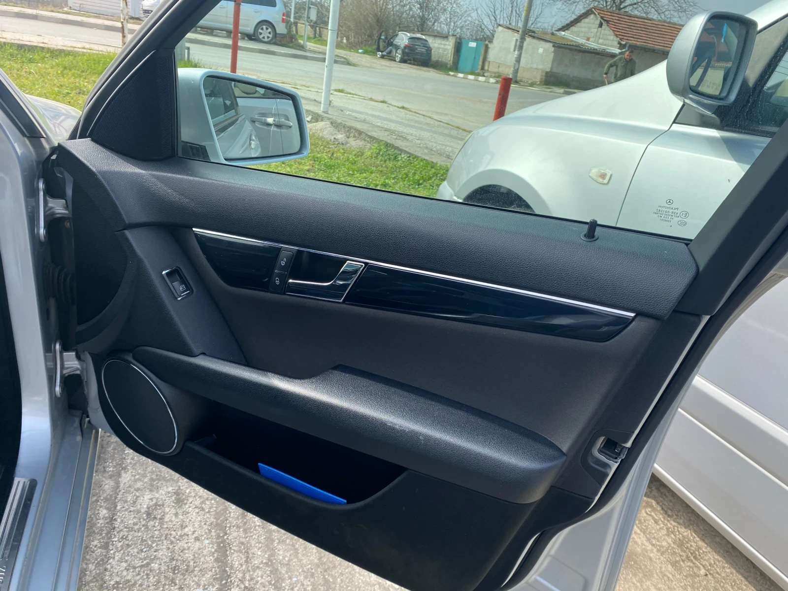 Mercedes-Benz C 220 Германия перфект, снимка 8 - Автомобили и джипове - 53807248