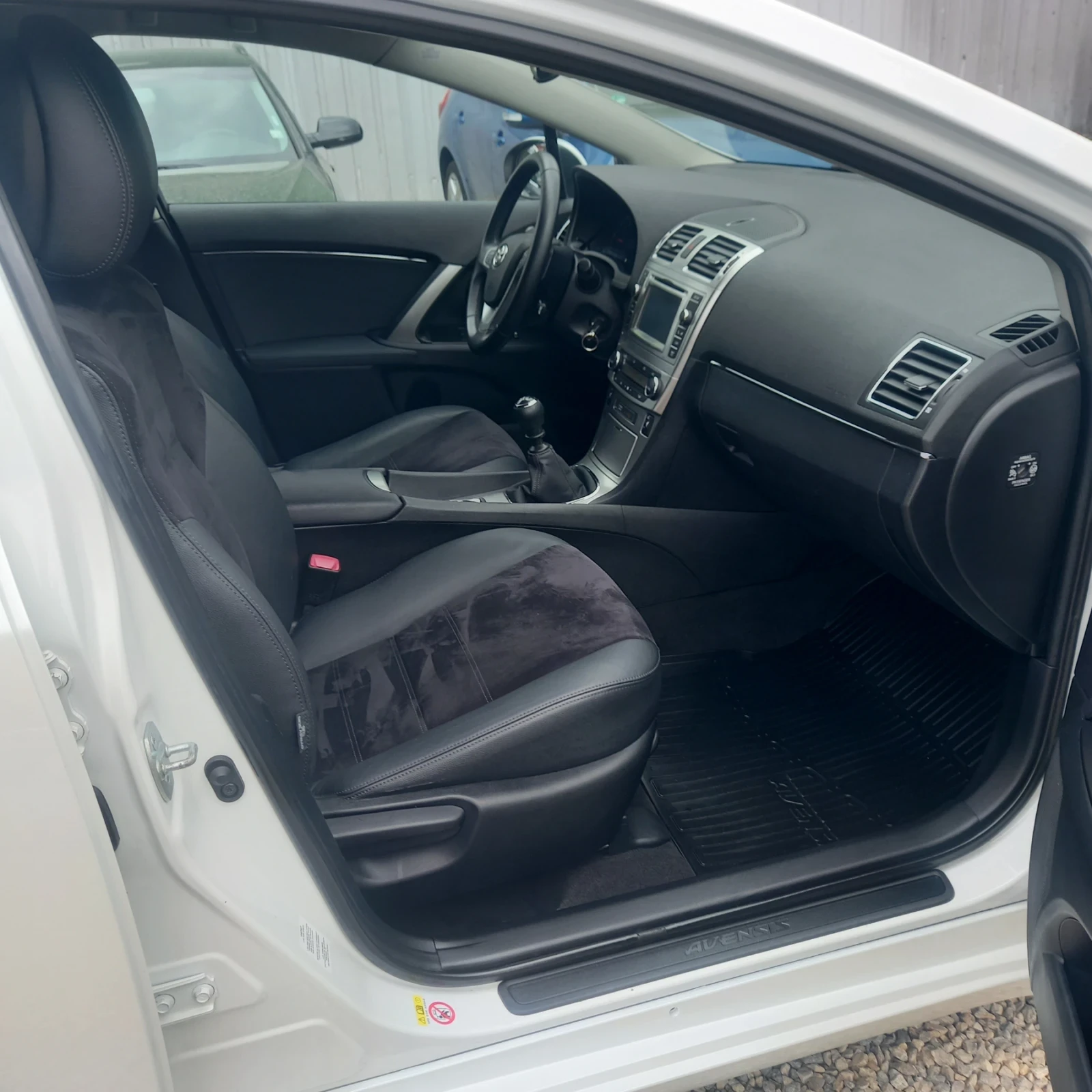 Toyota Avensis 1.8 147 ����  ������ | Mobile.bg � ����������� 10