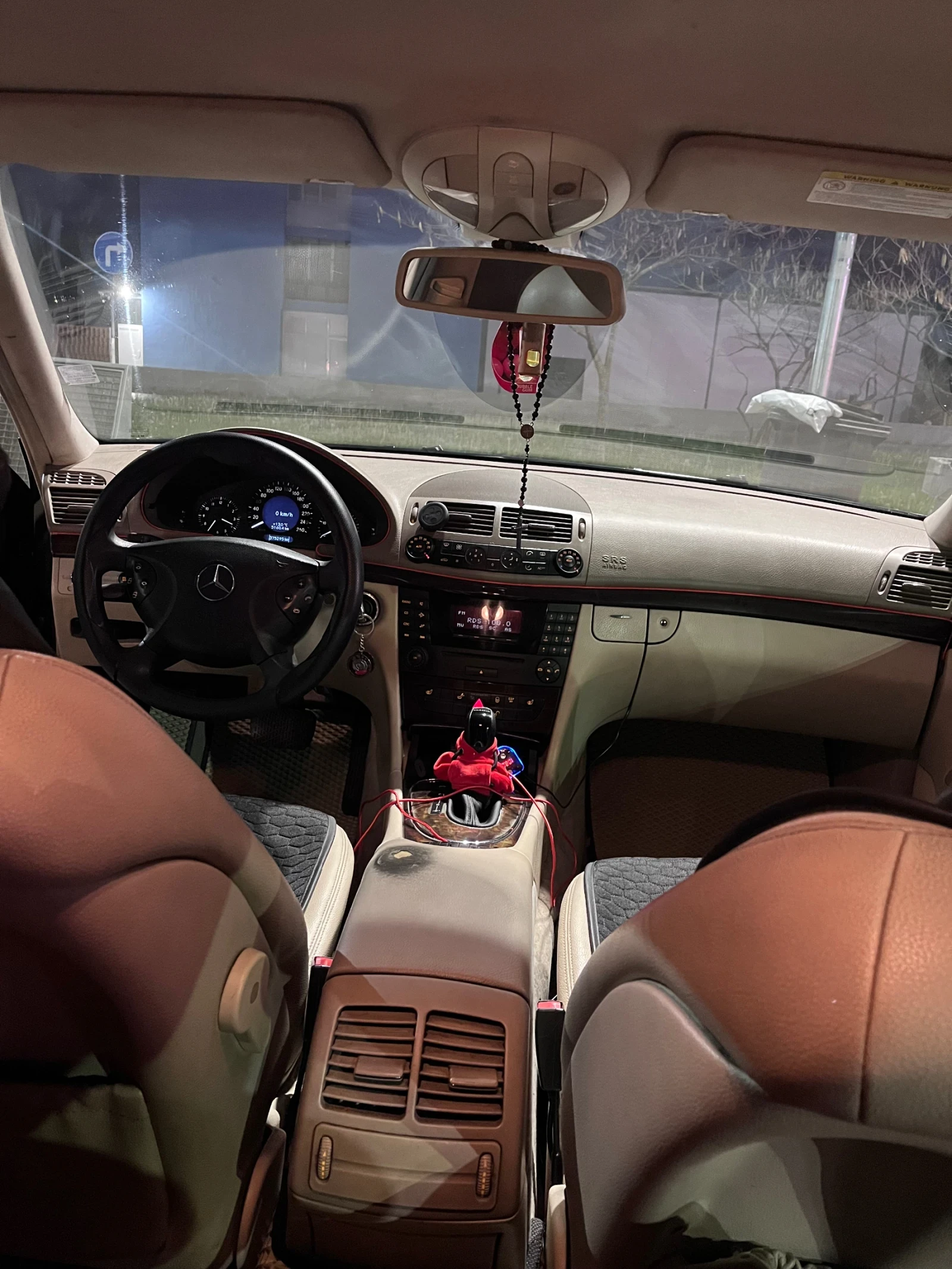 Mercedes-Benz E 220, снимка 6 - Автомобили и джипове - 54315779