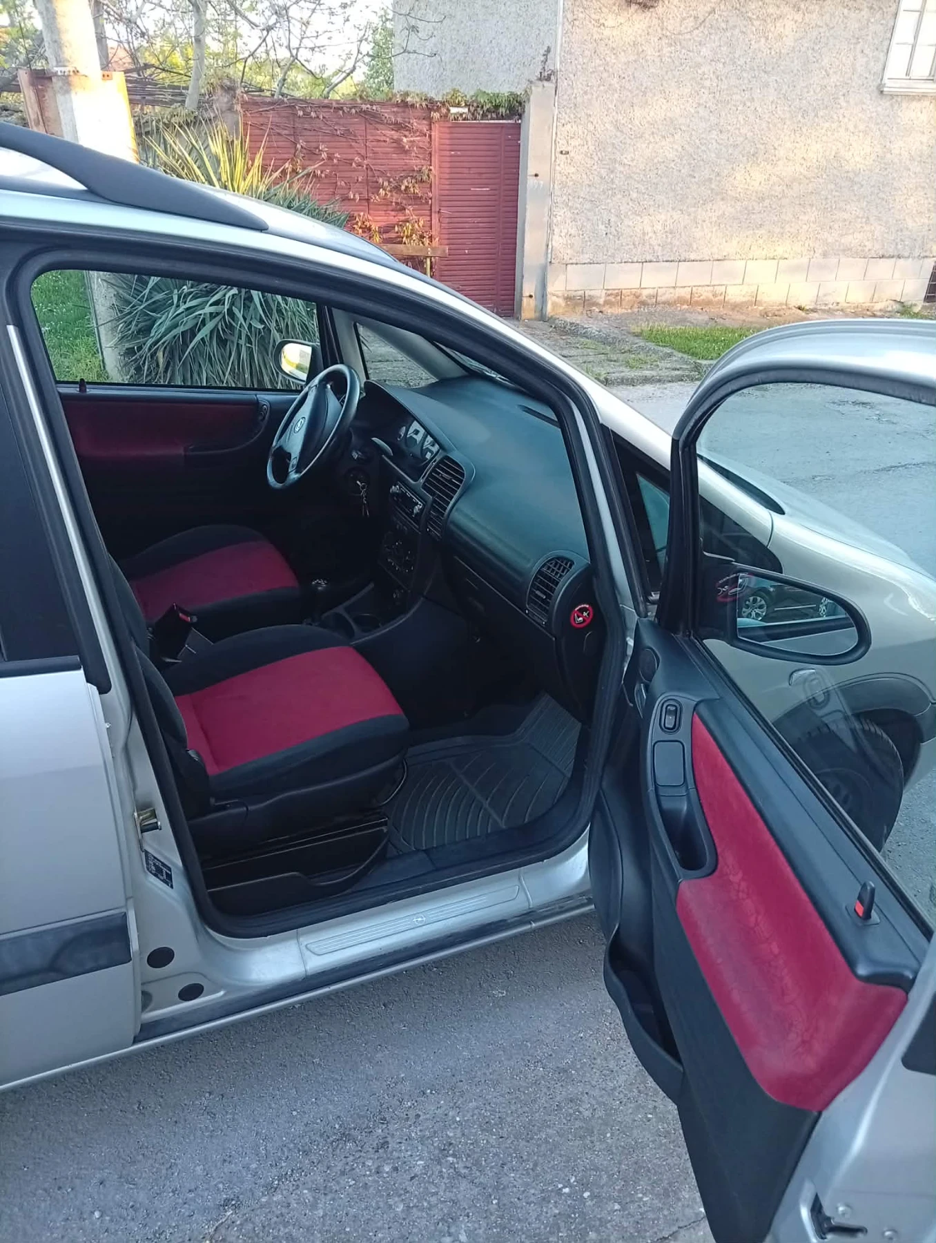 Opel Zafira 2.000, снимка 4 - Автомобили и джипове - 54347610