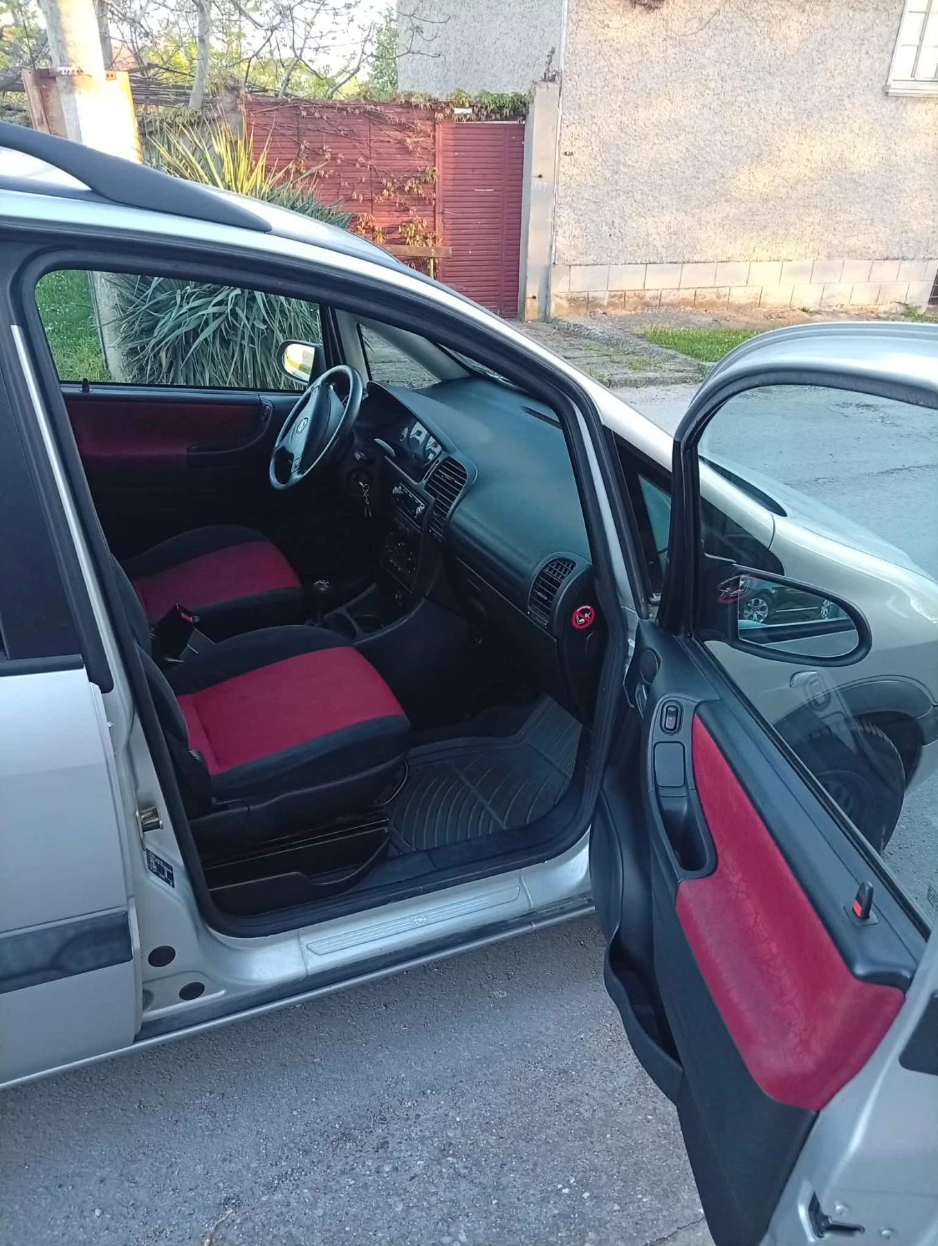 Opel Zafira 2.000, снимка 3 - Автомобили и джипове - 54347610