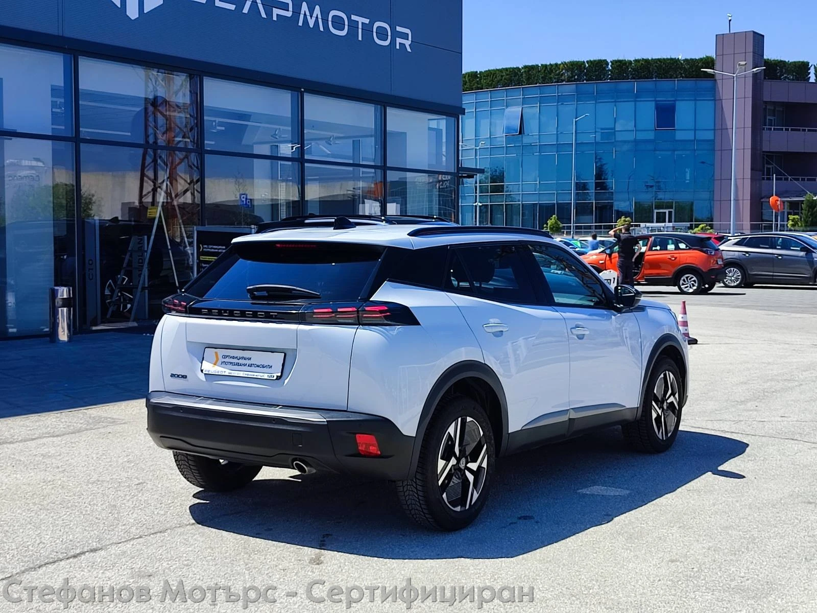 Peugeot 2008 ALLURE 1.5 BlueHDi (130hp) ЕАТ8, снимка 6 - Автомобили и джипове - 54477577