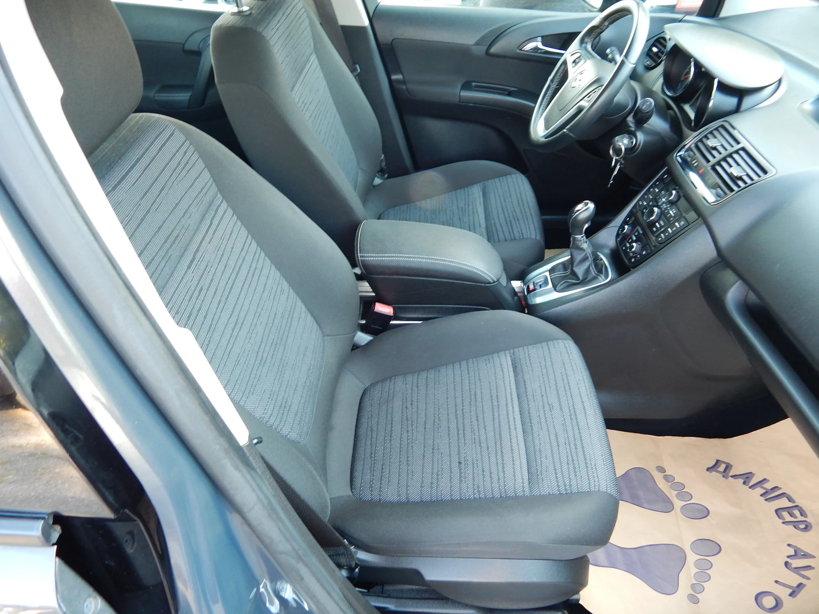 Opel Meriva 1.4i* 96000km.* КАТО НОВА* , снимка 16 - Автомобили и джипове - 55091098