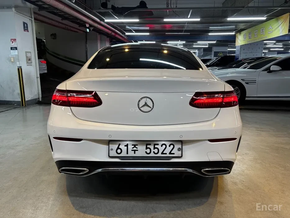 Mercedes-Benz E 220 COUPE AMG PKG| 9G-TRONIC| HUD| ПАНО, снимка 4 - Автомобили и джипове - 55315337