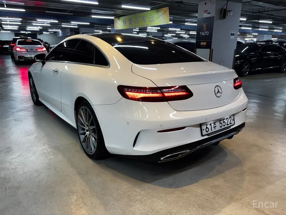 Mercedes-Benz E 220 COUPE AMG PKG| 9G-TRONIC| HUD| ПАНО, снимка 3 - Автомобили и джипове - 55315337