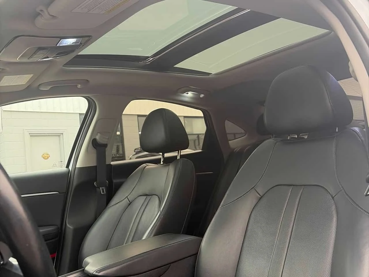Hyundai Sonata Luxury | АВТОКРЕДИТ БЕЗ ПЪРВОНАЧАЛНА ВНОСКА | , снимка 15 - Автомобили и джипове - 55394303