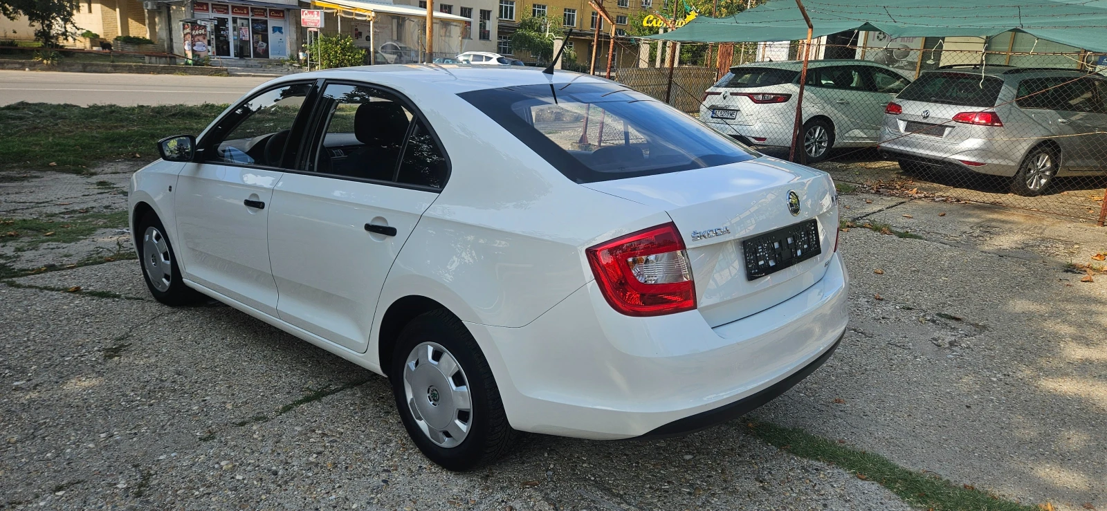 Skoda Rapid 1.2 i, снимка 4 - Автомобили и джипове - 55411286