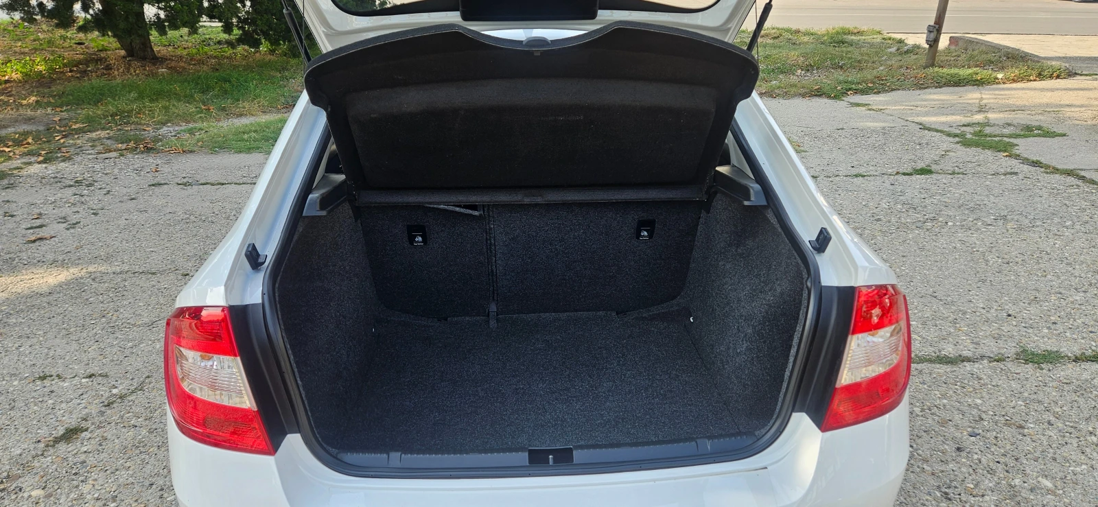 Skoda Rapid 1.2 i, снимка 5 - Автомобили и джипове - 55411286