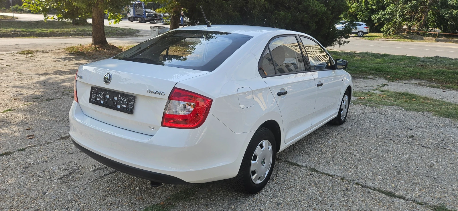 Skoda Rapid 1.2 i, снимка 3 - Автомобили и джипове - 55411286
