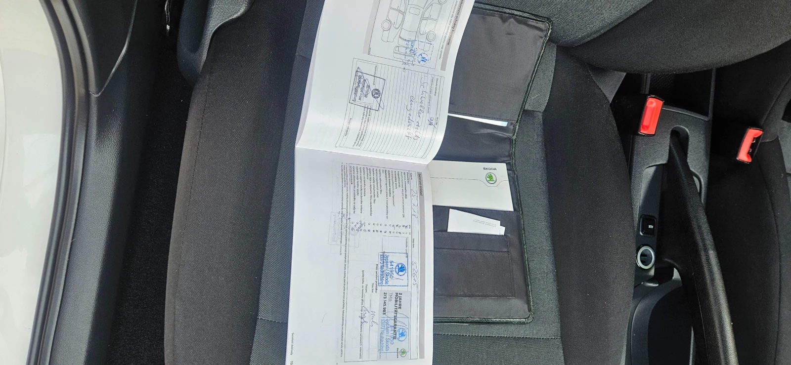 Skoda Rapid 1.2 i, снимка 8 - Автомобили и джипове - 55411286