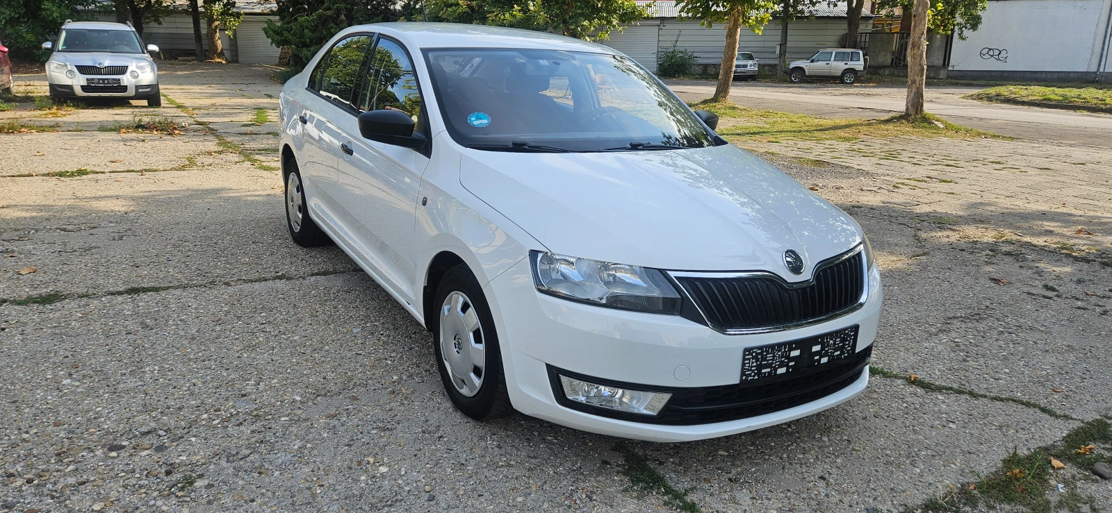 Skoda Rapid 1.2 i, снимка 2 - Автомобили и джипове - 55411286