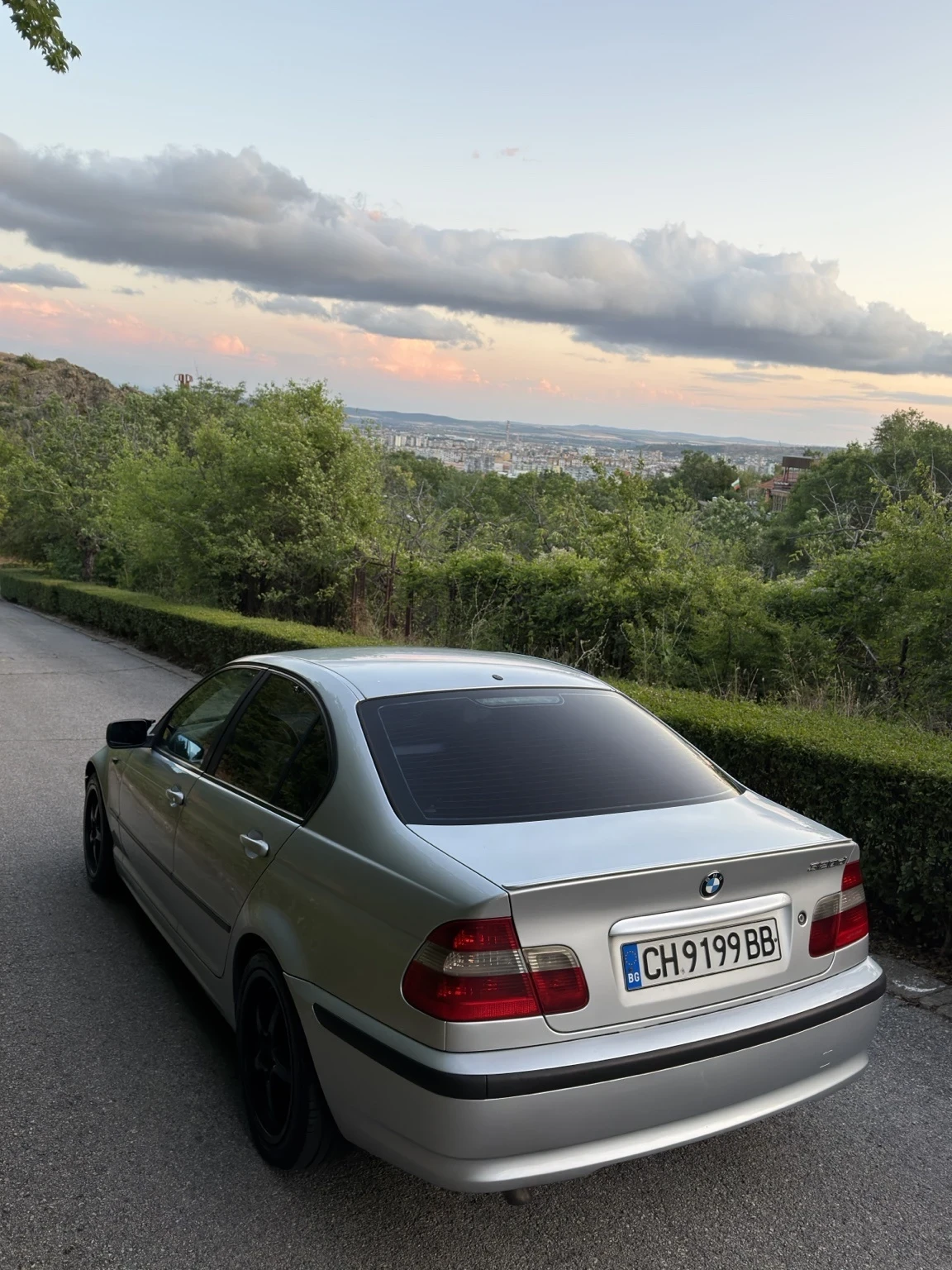 BMW 320, снимка 4 - Автомобили и джипове - 55492297