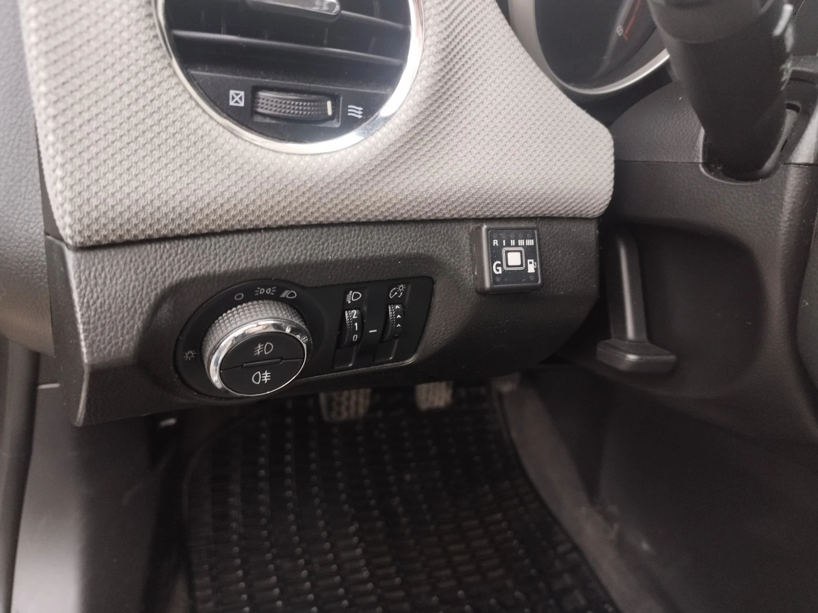Chevrolet Cruze 1.6 ГАЗ, снимка 9 - Автомобили и джипове - 55662763