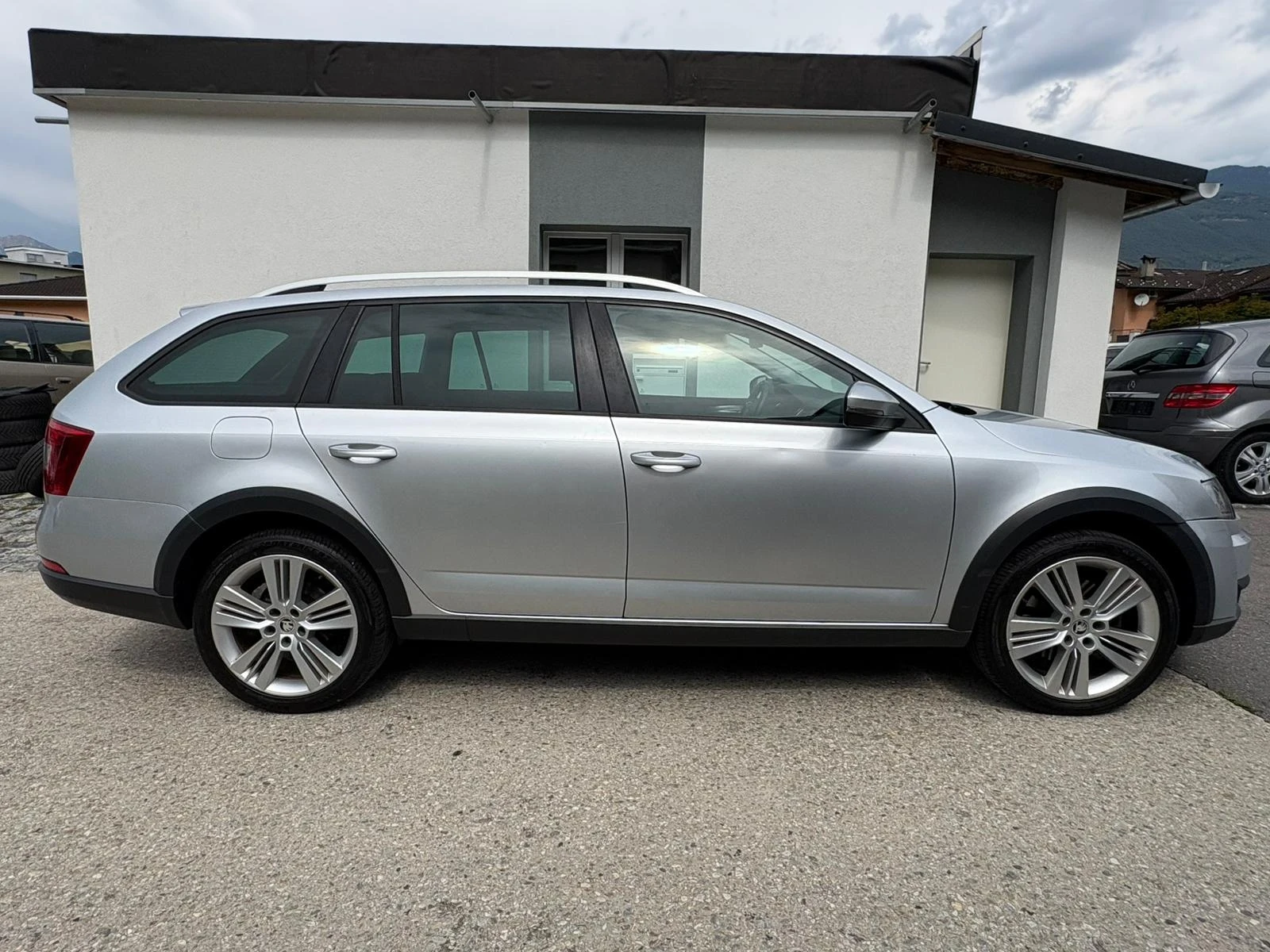 Skoda Octavia Scout, снимка 3 - Автомобили и джипове - 55955613