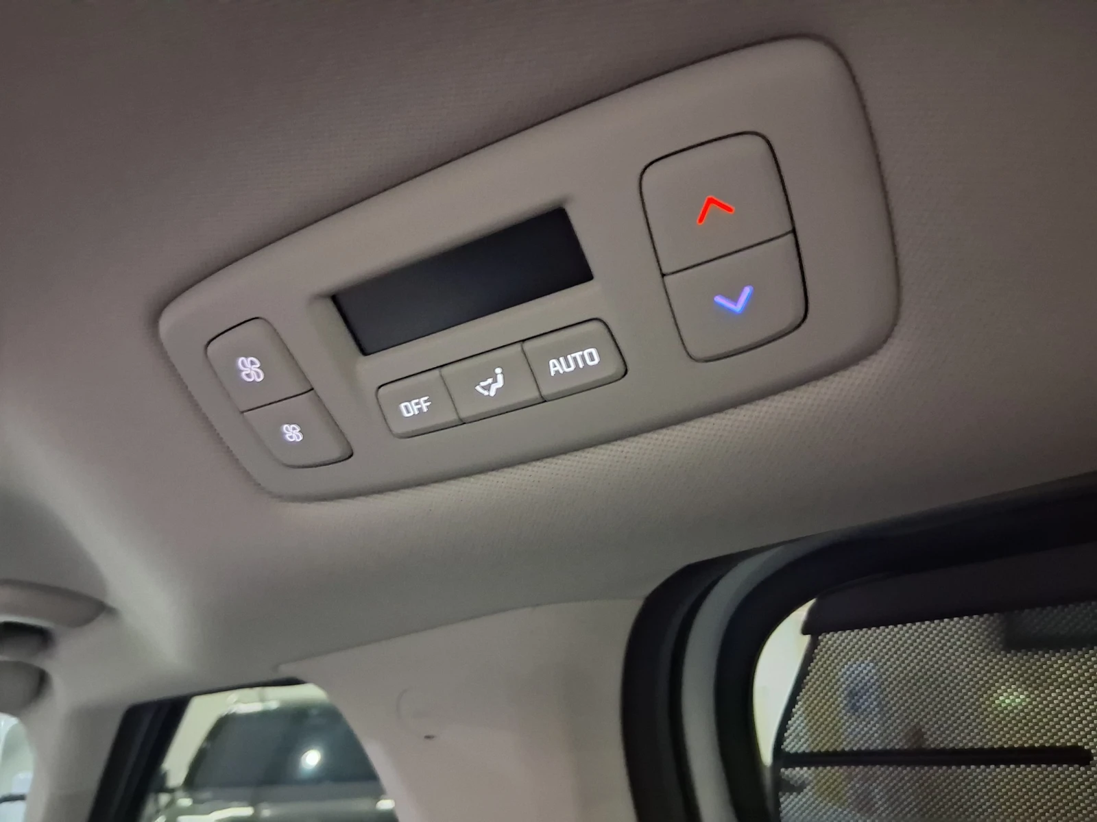 Kia Carnival ОБДУХВАНЕ* ЕЛ. БАГАЖНИК* 360* ЛЮК* КРАЙНА ЦЕНА, снимка 8 - Автомобили и джипове - 55993246