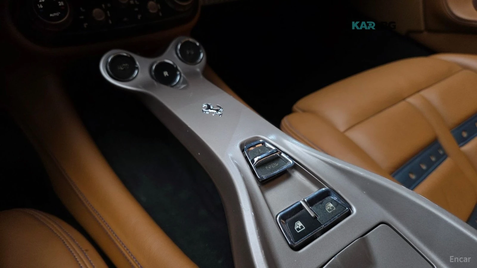 Ferrari California 4.3* V8* КОЖА* ПОДГРЕВ* КАМЕРА* , снимка 16 - Автомобили и джипове - 56168735