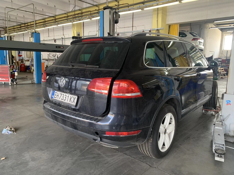 VW Touareg, снимка 5 - Автомобили и джипове - 47343580