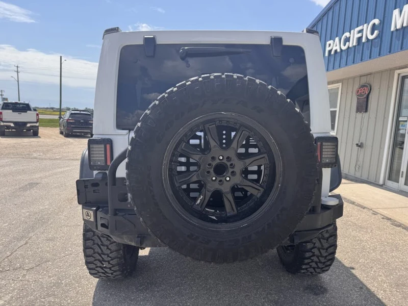 Jeep Wrangler SAHARA* ЛЕБЕДКА* BLACK FRIDAY, снимка 4 - Автомобили и джипове - 52562700