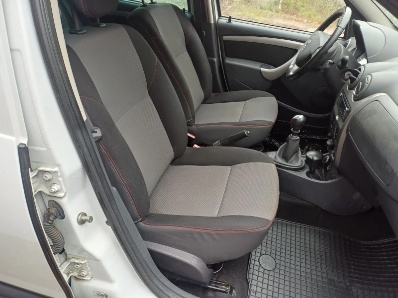 Dacia Duster 1.5dci 6ск 4х4, снимка 5 - Автомобили и джипове - 52755159